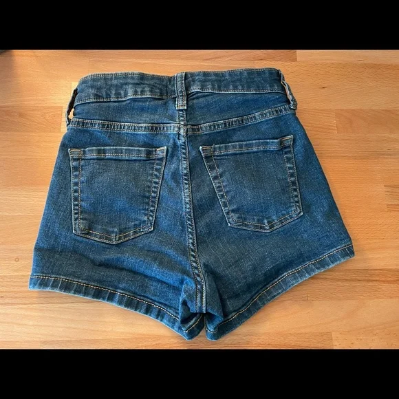 Wild Fable Women’s Blue High Rise Shorts, size 00/24R - Picture 2 of 5